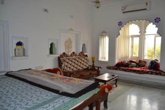 אודייפור Hotel Aravali View Palace מראה חיצוני תמונה